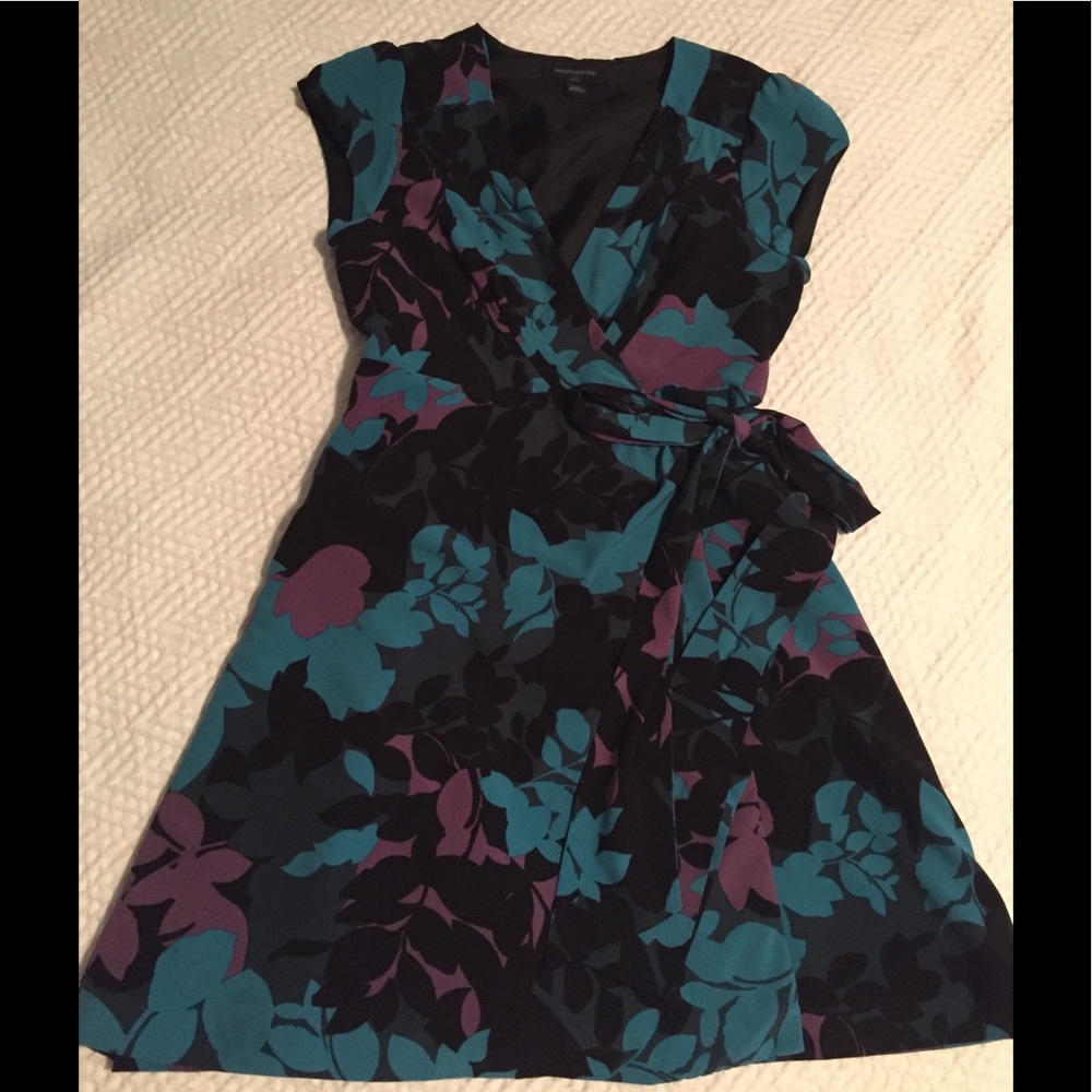 BR wrap dress. Blk with teal & plum flowers